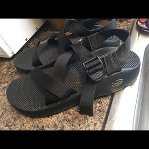 MENS SIZE 11 chacos